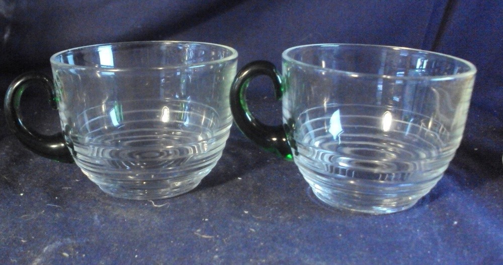 Cambridge Tally Ho Punch cup pair deep green handles A3