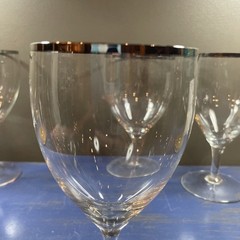 Set of 4 Clear Glass White Wine Glasses with Silver Rim 6.25 Inch Tall Vintage