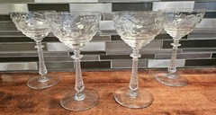 Set of 4 Vintage Etched Floral Design Crystal Wine Cocktail Glasses Fancy Stems