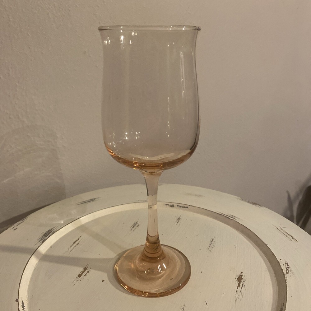 Lenox Tulip Wine Glass Heather Pink Design 8 7/8″ tall- 1 Glass