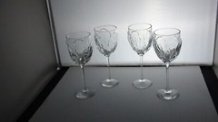 Tulip Shaped Stemware wine glasses 5 large and 4 small,