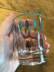 7 vtg retro mid century 3.5” juice glasses green black gold leaf motif