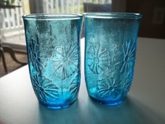 Vtg 2 TURQUOISE Blue Daisy Floral JUICE GLASSES 4 oz.
