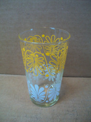 Set of 4 ~ Vintage 1970s ~ Gold/White Leaf Pattern Drinking Glass ~ 5 in. Tall