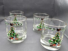 Vintage Johnson Bros Victoria Christmas Old Fashioned Glasses England Set of 4