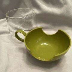 PYREX 10 oz Clear & Green Glass Cup Mug w/ Handle Base Holder, Solid