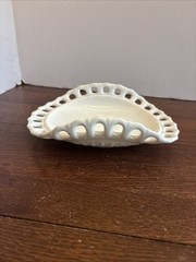 Fostoria #2675/11 – Randolph” oblong nappy – white milk glass