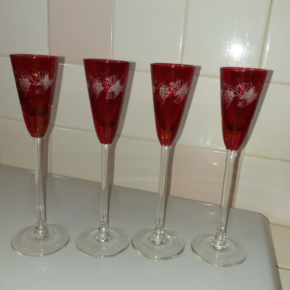 Vintage Bohemia Ruby Red Etched Grapes Set of 4 After Dinner Coctail 7.1″ tall