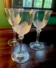 J. D. Durand 3 Clear Crystal Wine Glasses Florence Satine Frosted Petals 6 oz