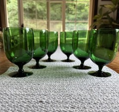 Set Of 6 Emerald Green Hand Blown Pedestal Water Goblets Made By Jude Co. MCM