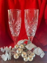 Two Cut-Glass Crystal‑Style Champagne Flutes Diamond & Fan Pattern Wedding Toast