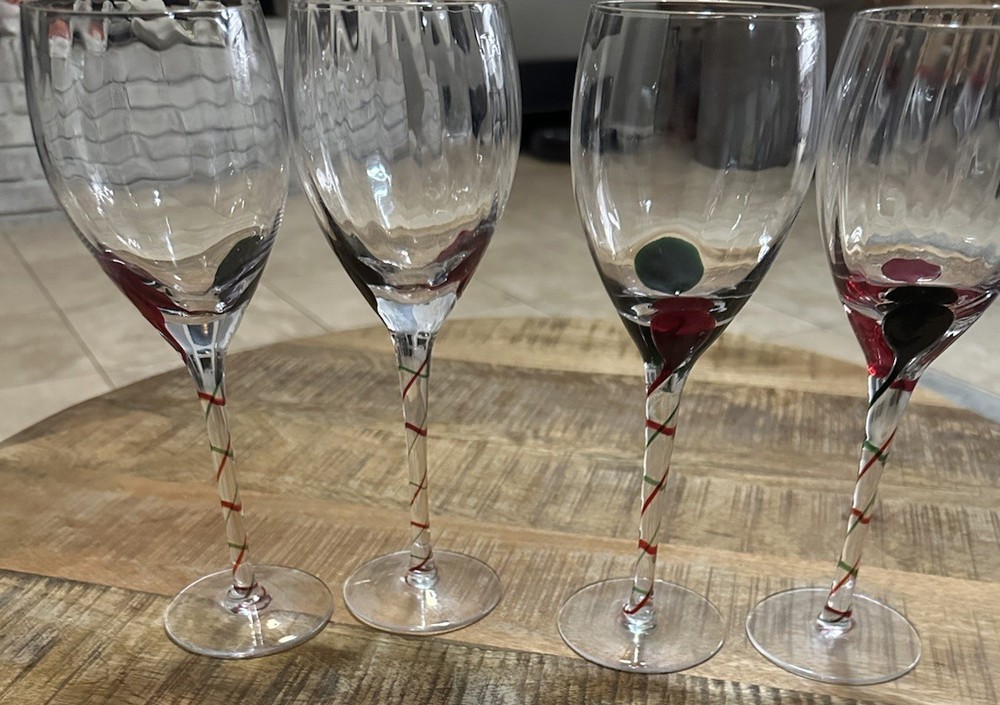 Pier 1 One Red & Green Drop Swirl Stem 9″ Wine Glasses Goblets Set of 4 EUC