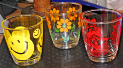 3 VINTAGE SMILEY FACE ~ CLOWN ~ FLOWER 1/2 PINT HAZEL ATLAS SOUR CREAM GLASSES