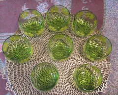 Flower Power 60″s 70″s 7 Roly Poly Glasses w /Caddy Green Yellow Daisies