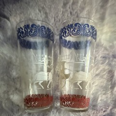 2 Designed Glasses Red And Blue Accents Horse Carriage Design