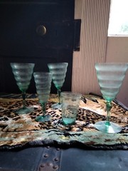 SET OF 5 VINTAGE 1960s LIBBEY GREEN BAR SET 7×4 TALL, Glow In The Dark