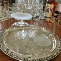 Pair Beautiful 5 1/4″ Tall x 2 1/2″ Rim Frosted White Base Brandy Snifters