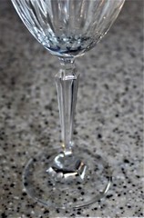 Schott-Zweisel ~ CEREMONY 7-7/8″ WINE GLASS (8 Ounce) CLEAR VERTICAL CUT 1993-93