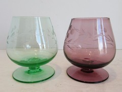 Pair of Mini Etched Glass Brandy Snifters Floral Design Purple Green 2 5/8″ Tall