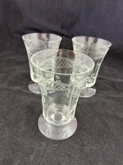 McBride Glass Lattice Dots Juice 4 3/4″ Glasses Set of 3