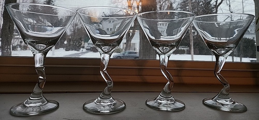 4 Libbey Z Stem Clear Martini Glasses Crooked Cocktail Cosmopolitan Glass Set