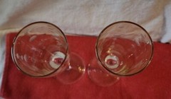 VINTAGE SET OF 2 ETCHED CHAMPAGNE GLASS WITH LONG STEM, UNMARKED