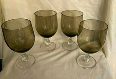 Tabletops Unlimited «Metropolitan» 4 Water Goblets Smokey Top Clear Stem