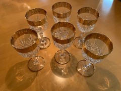 Stunning Set of 6 Vintage Crystal Wine Glasses 7″ Tall Gold Trim
