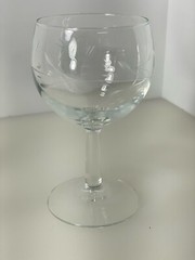 Set of 2 Vintage Wine Glasses Etched in Roses Clear Glass