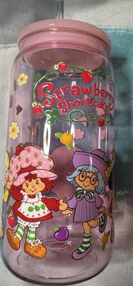 Strawberry Shortcake and friends Plastic tumbler with Pink Lid and straw 16 oz