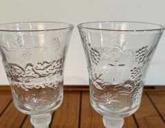 Vintage Tiara Exclusive Clear Glass Lord’s Last Supper Wine Goblets – Set of 2