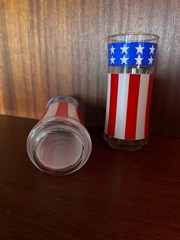 Bicentennial 1976 Stars and Stripes vintage dringing glasses