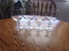 Wine 7 Oz Claudia Ball Stem Water Blown 5 3/4″ – Set of 4
