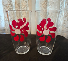 2 Vintage 1 Pint Hazel Atlas Pinwheel / Daisy Sour Cream Glasses
