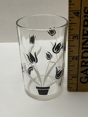 Vtg Rippled Swanky Swig Juice Glass Black & White Tulips
