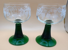 SET Of 2 Luminarc Beehive Stem Green Cordial Wine Glasses Etched Grapes Roemer
