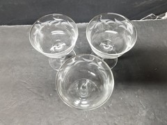 3 VTG CRISTAL D’ARQUES PARISIENNE CHAMPAGNE LAUREL LEAF PLATINUM RIM COUPES