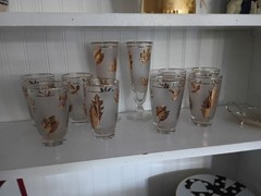 Excellent Condition Mid-century Modern Glasses Clear With Gold Leaf Pattern