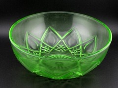 Vintage Hazel Atlas Vaseline Uranium Glass Green Diamond Arches Serving Bowl
