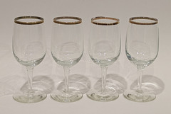 Set/4 Vintage Wine Glasses Gold Rim, Solid Clear Glass Stemware, 7 oz 6″ Tall