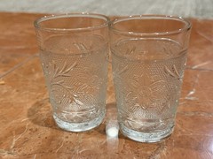 ANCHOR HOCKING SANDWICH FLORAL SCROLL DAISY 5 OZ JUICE TUMBLER CLEAR GLASS LOT 2