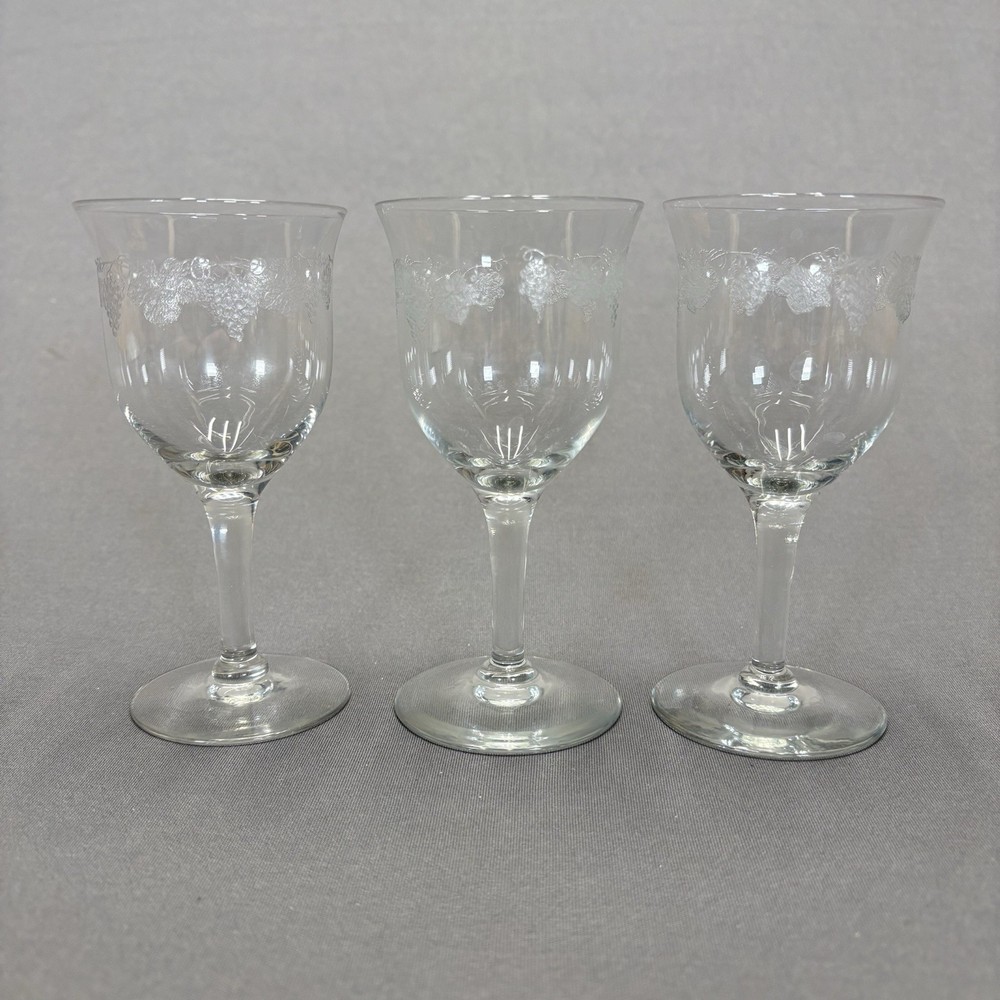 Vintage Etched Grapevine Cordial Wine Glasses 4 7/8″ Set of 3 Stemmed 4 Ounces
