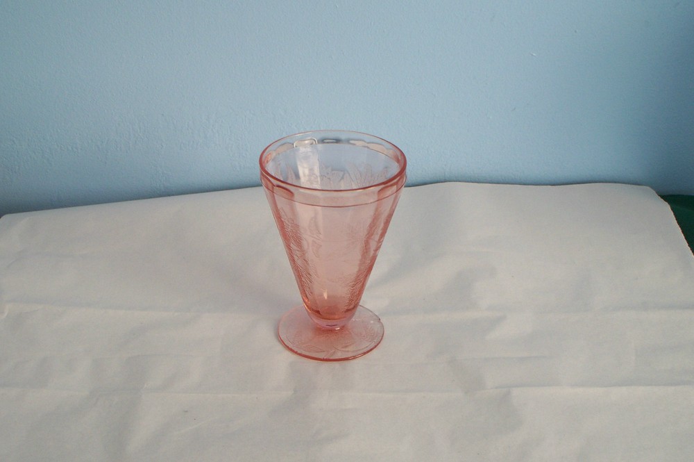 VINTAGE FLORAL PINK DEPRESSION GLASS FOOTED TUMBLER 4″ POINSETTIA