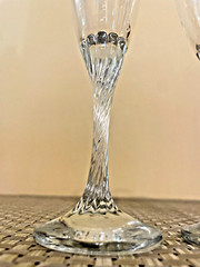 2 Crystal Toasting Flutes Wedding Bells 8.25″ Champagne Glasses Set Twisted EUC