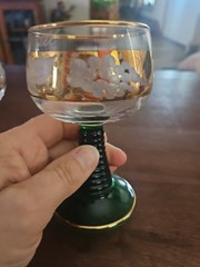 Vintage Set of 2 Wine Glasses Glass Green Beehive Stems Gold Leaves Grapes