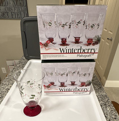 8 glass set Pfaltzgraff Winterberry 14 oz Glass Goblet Clear Red Green