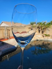 Kosta Boda, CHATEAU CLEAR Optic Swirls Crystal 2 Wine Glasses Goblets 9″