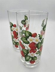 Set of 2 Vtg Strawberry Glasses, 1970s Highball Tumblers, West Virginia Glasses