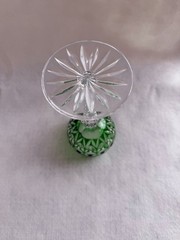 Wine Glass Cut to Crystal – green