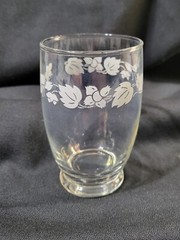 4 Vintage Pyrex White Gooseberry 4 1/2″ Tall Juice Tumbler Drinking Glasses